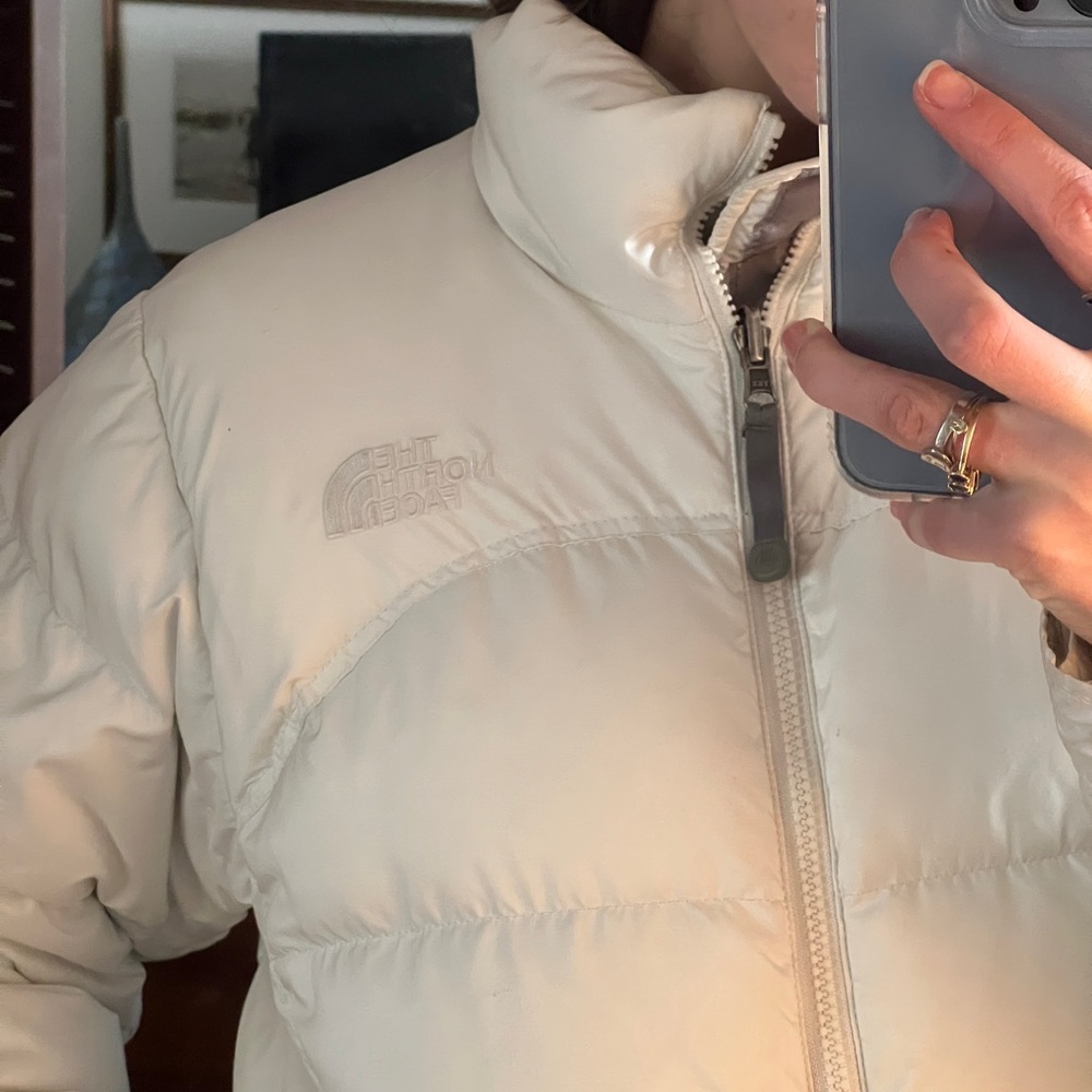 NORTH FACE WHITE PUFFER JACKET